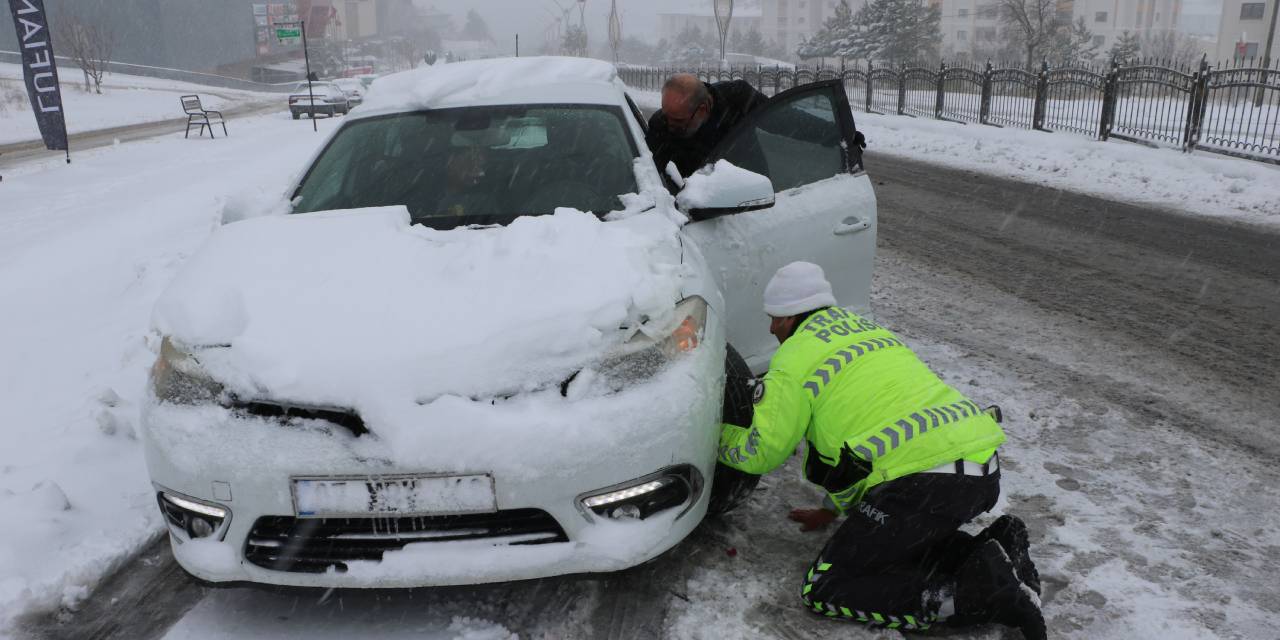 Yozgat’a mevsimin ilk karı yağdı